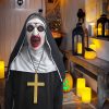Halloween élethű, teljes fejmaszk,latex és poliészter csukja, zombi apáca arc, véres fogakkal, fekete-fehér