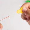 Színes műanyag dróthukos tűbefűző, 5 db / csomag, változó szín